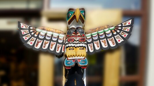Totem pole alaska indian art