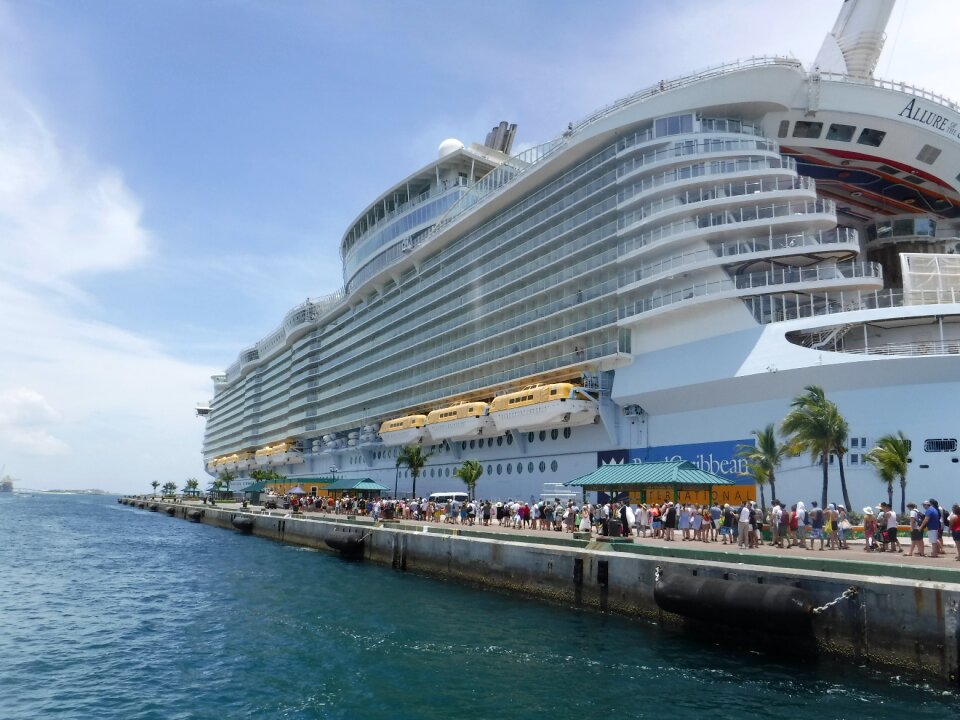 Allure of the seas cruise caribbean