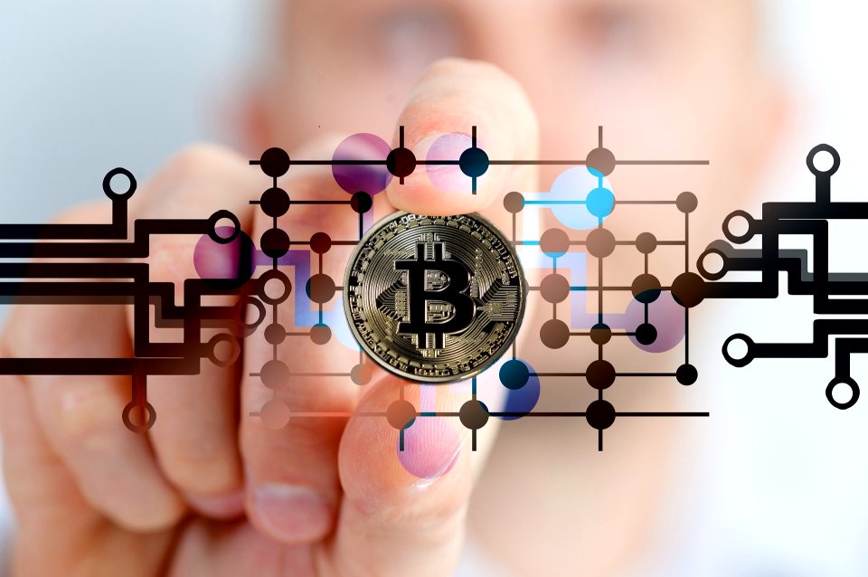 bitcoin-2643159_1920 