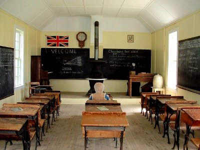 old-school-room-527044_1280 