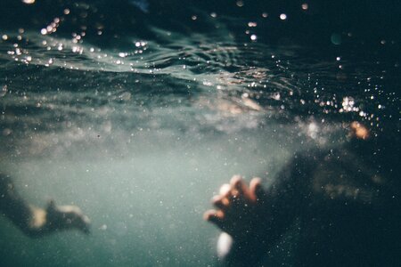 Water splashing waves