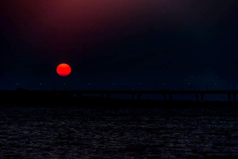 The red sun #cre8ivequest #sunsets #sunset #photography #p… 