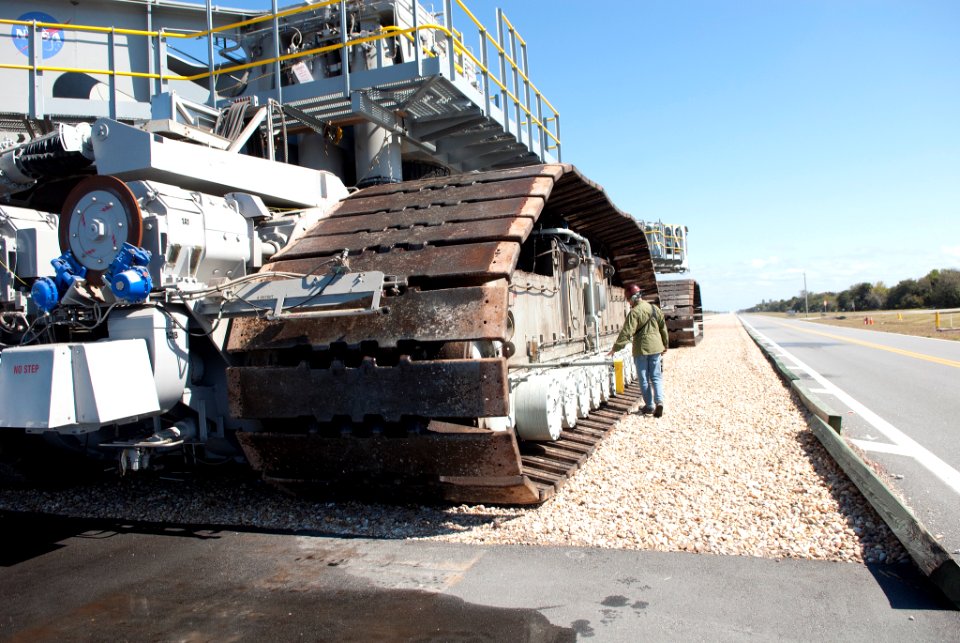 NASA crawler-transporter 