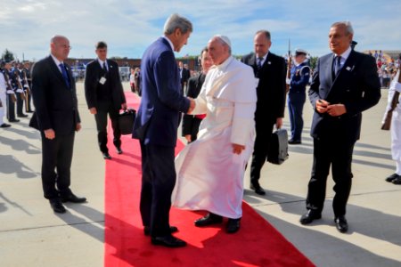 Secretary Kerry Bids Farewell to Pope Francis photo