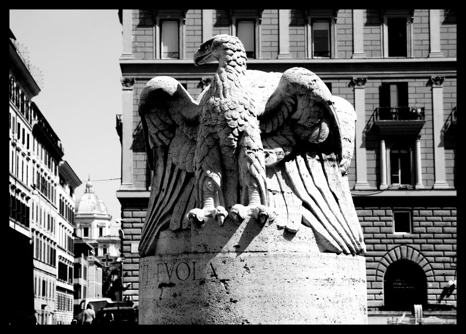 Aquila Imperiale romana - Piazza del Viminale, Ministero d… 