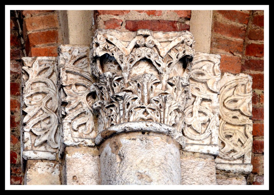 Milano, Basilica di Sant'Ambrogio, capitelli 