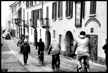 Un po' di Milano: Alzaia Naviglio Grande photo