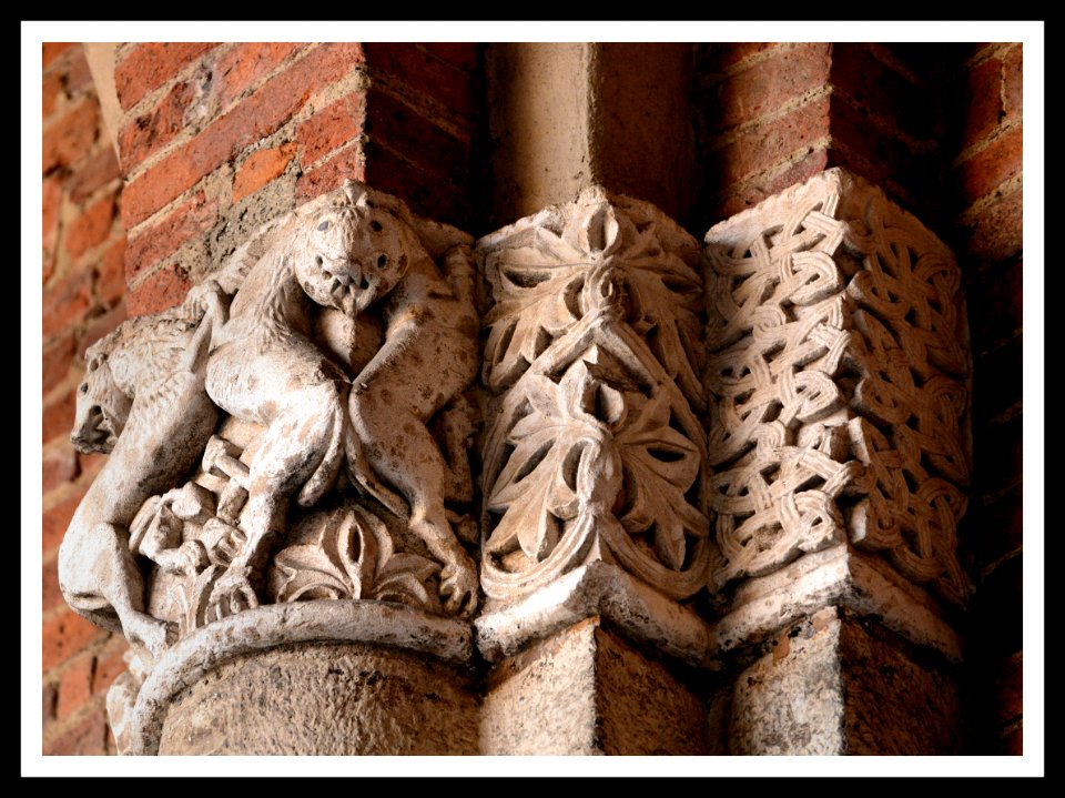 Milano, Basilica di Sant'Ambrogio, capitelli 