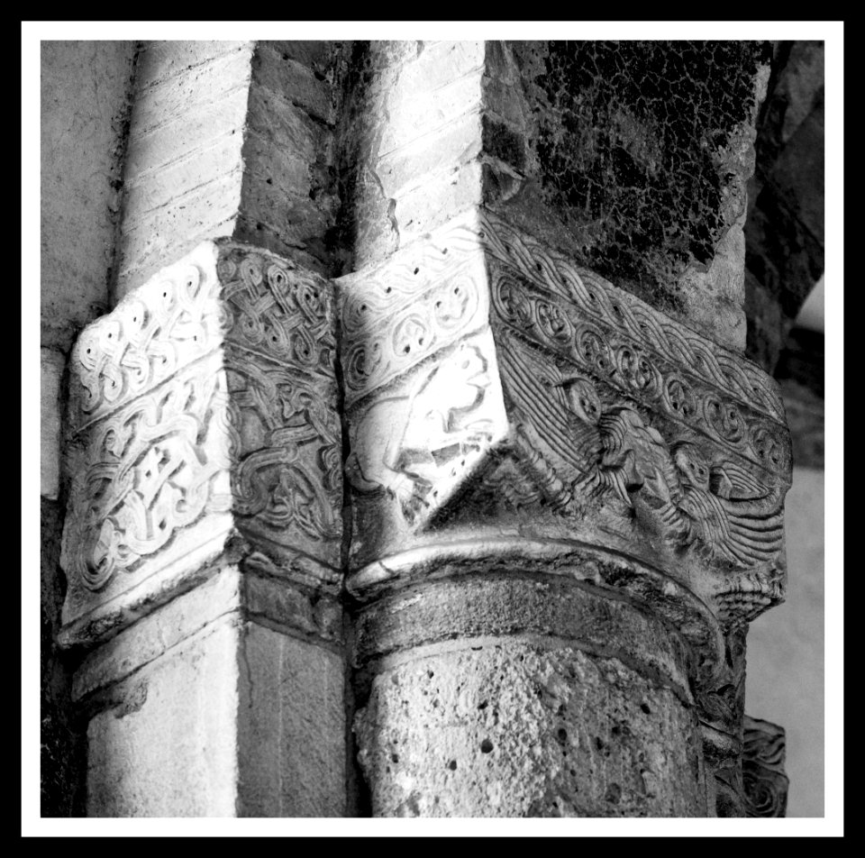 Milano, Basilica di Sant'Ambrogio, capitelli 