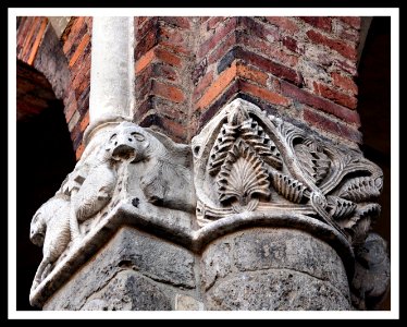 Milano, Basilica di Sant'Ambrogio, capitelli photo