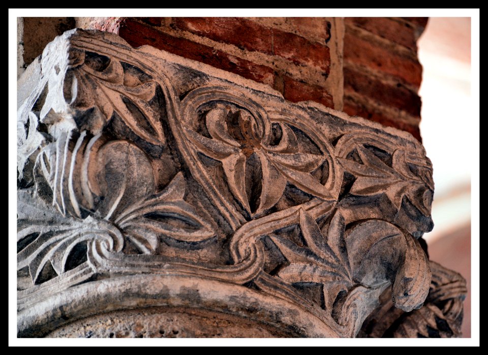 Milano, Basilica di Sant'Ambrogio, capitelli 