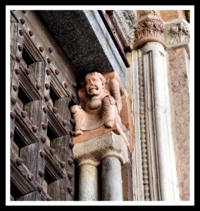 Portale della cattedrale di Lodi photo