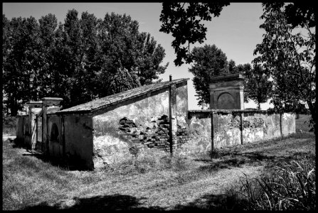 Cimitero di Tainate 