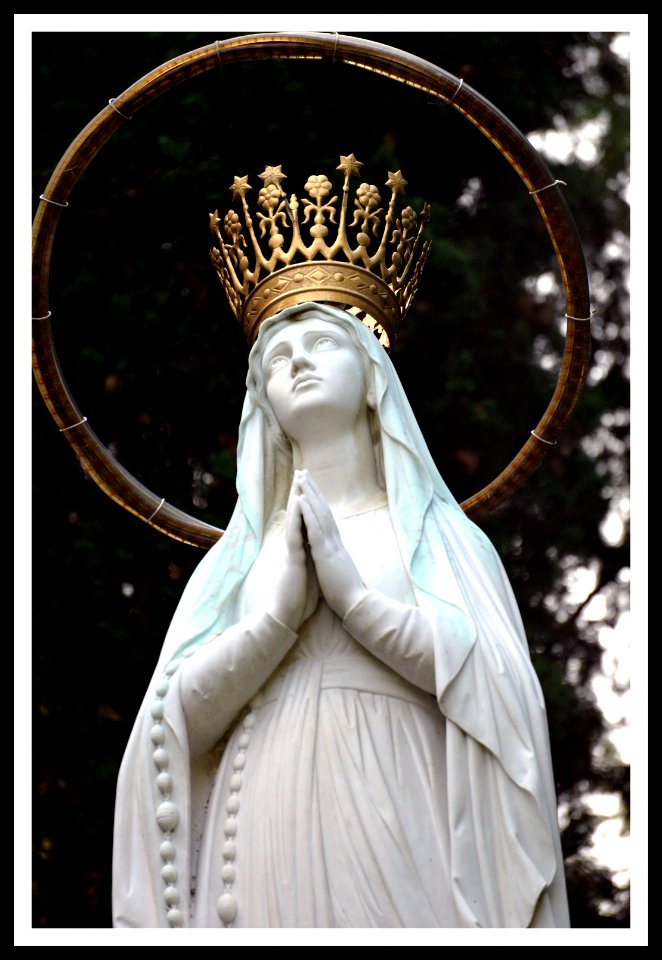 Chiampo - Statua della Madonna di Lourdes photo