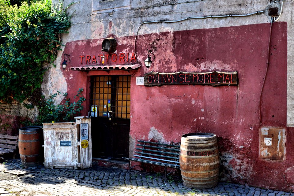 ROMA - APPIA ANTICA - TRATTORIA QUI NUN SE MORE MAI! 