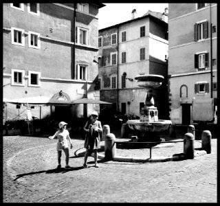 Roma - via dei Coronari - Alla fontana photo