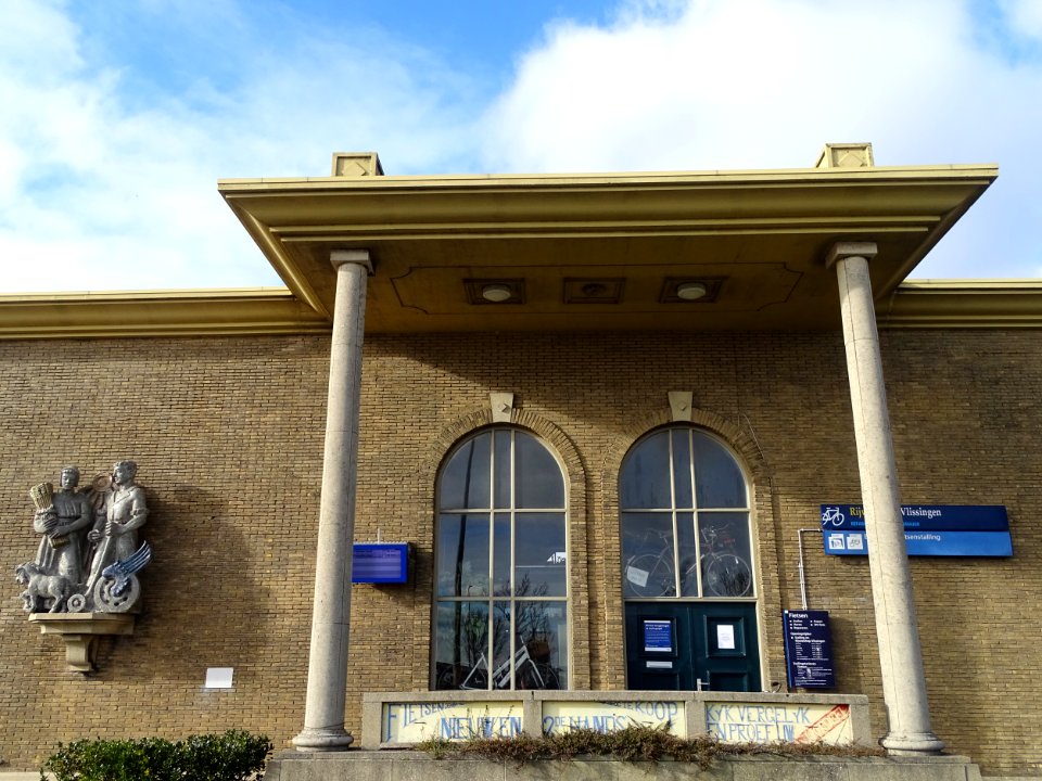 Station Vlissingen, ontwerp van architect Sybold van Raves… 