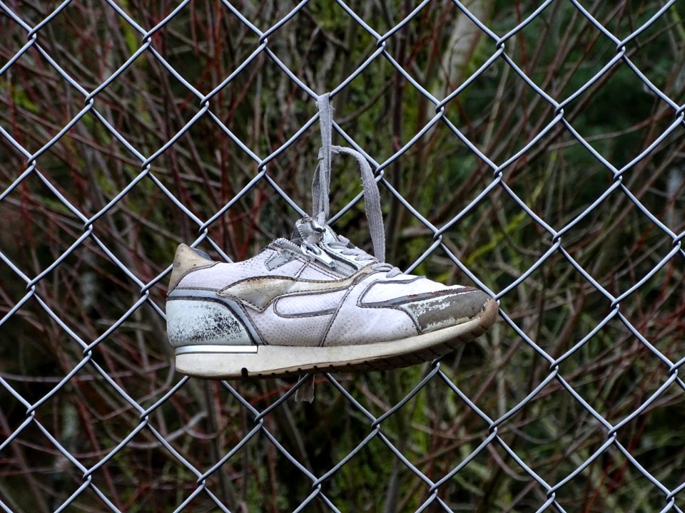 lonely shoe 