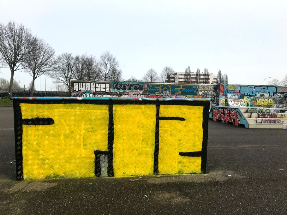Sittard skatepark 046, yellow danger 