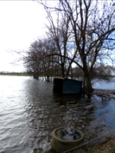 cirkel en kubus verbonden door aqua 