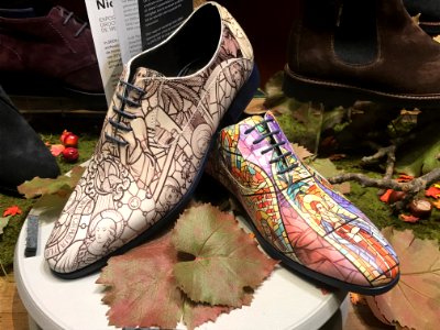 met glas in lood in de schoenen 