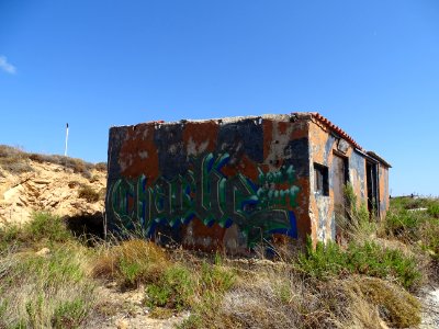 Merlin graffiti Limnos, don't surf 