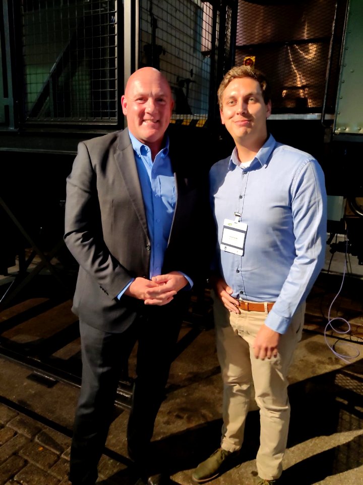 My son, Sander Potters and André Kuipers, met volle borst/… 