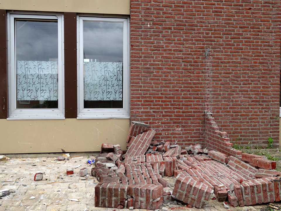 Abandoned, Het Witte Dorp Maasniel, dag buurman 