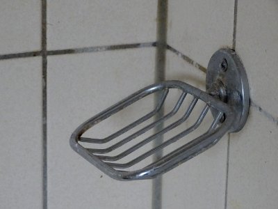 Abandoned, Het Witte Dorp Maasniel, handje schudden 