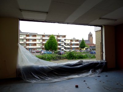 Sloop Sint Laurentiusschool Maasniel, de kerk ziet toe 