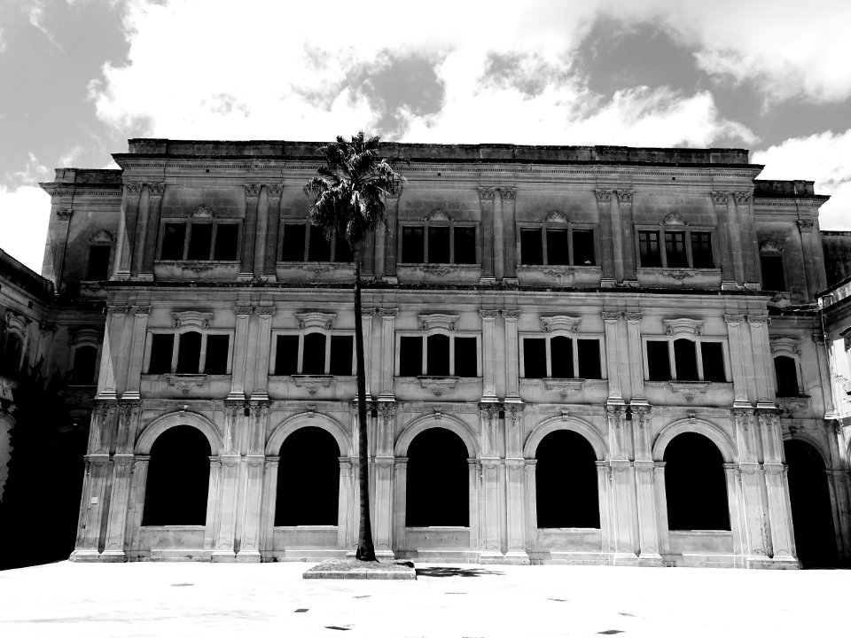 Noto, Like Palazzo della civil Rome 