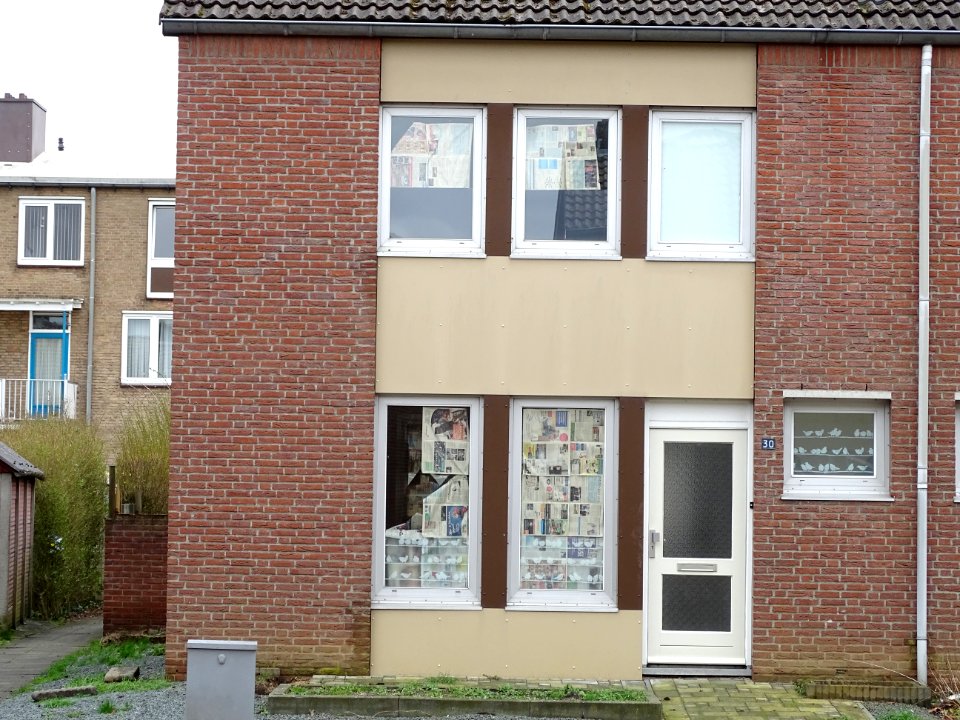 Abandoned, Het Witte Dorp Maasniel, paperwall 