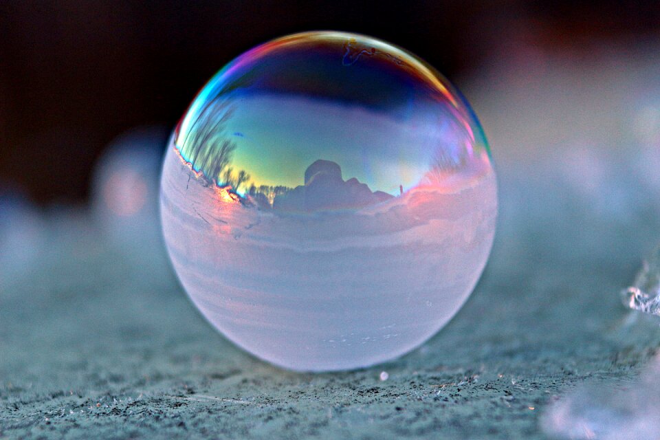 Frost bubble ice ball frozen bubble
