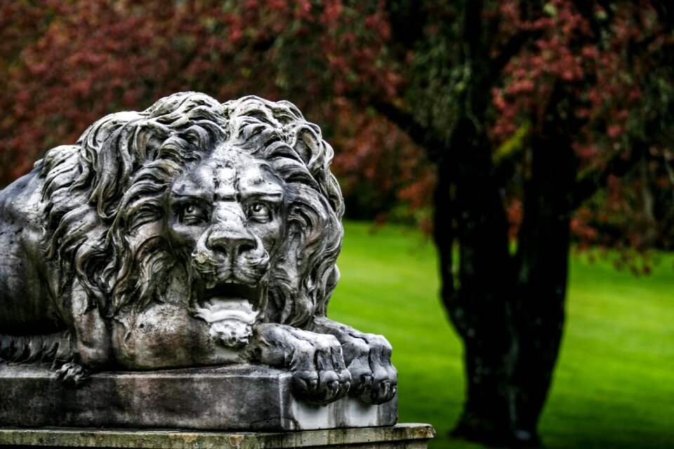 Statue antique decoration
