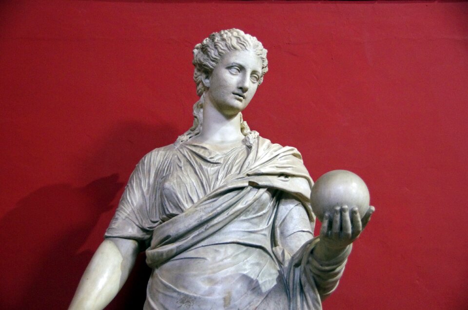 Statue antique marble