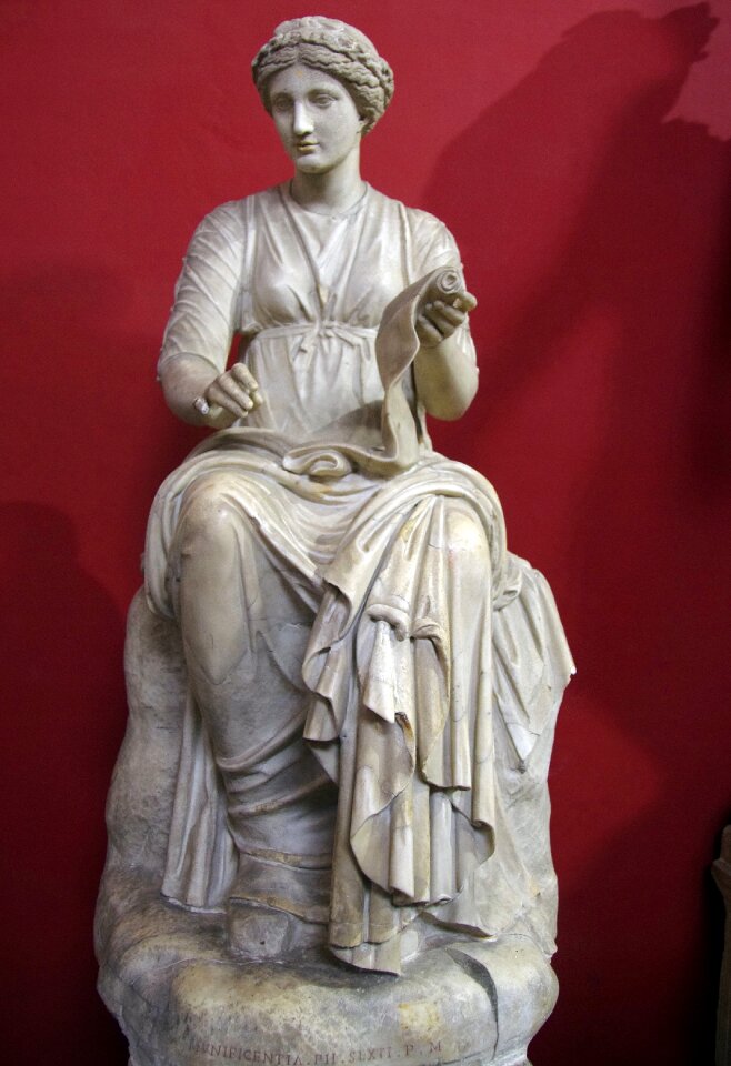 Statue antique marble