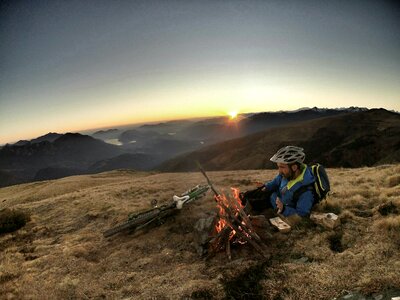 Cyclist warmth burn