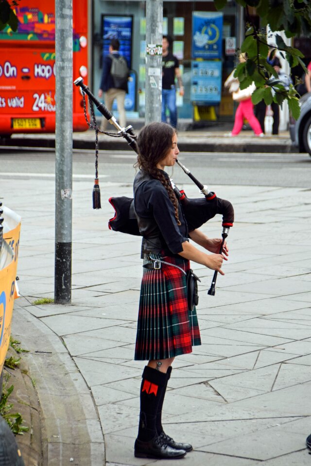 Bagpipe spielerin girl instrument