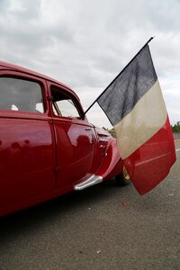 Release flag vintage