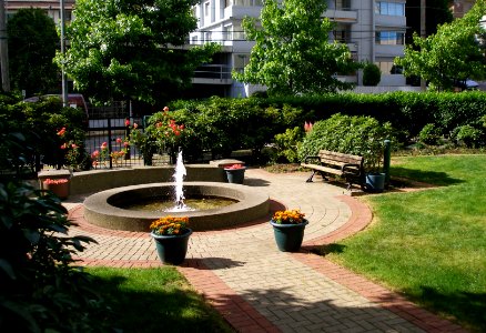 Strata Fountain 02/02