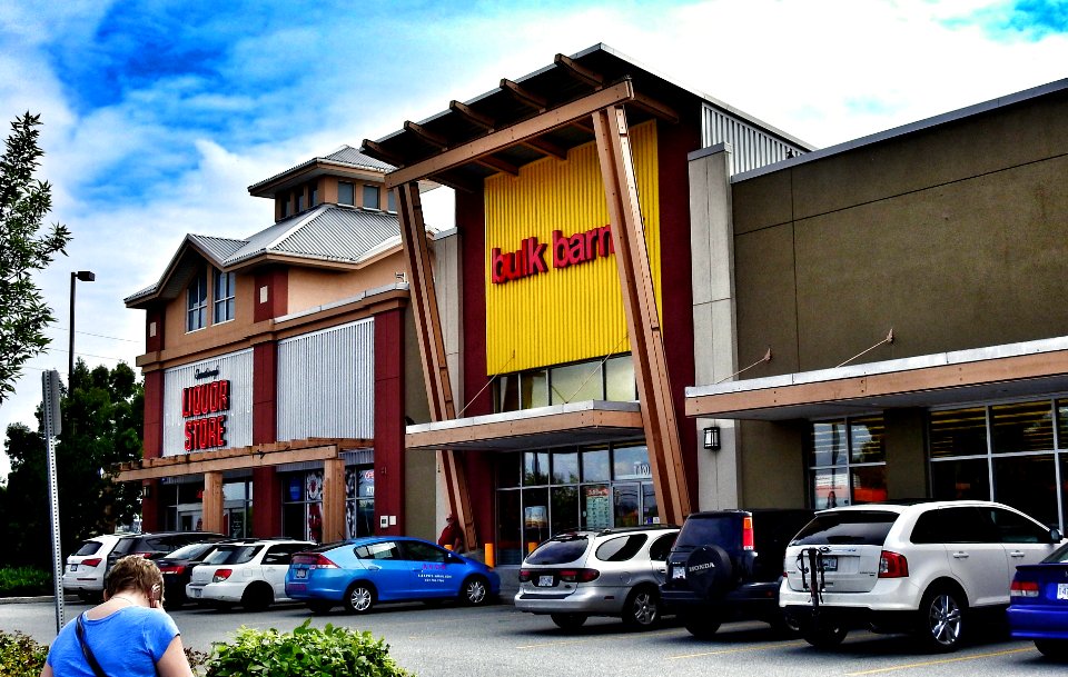 Bulk Barn, Queensborough
