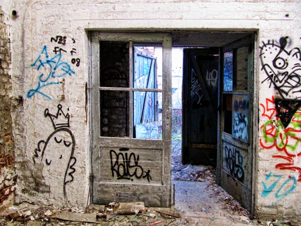 Lapsed hauswand door