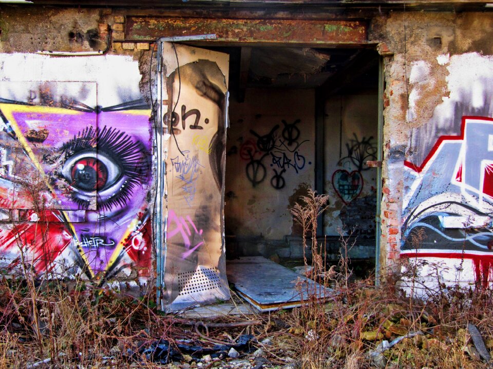 Lapsed hauswand ruin