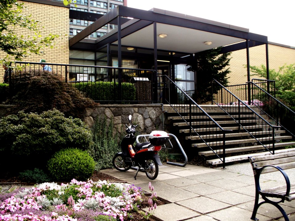 Burnaby Library: Kingsway