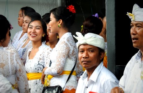 Spectators and Participants