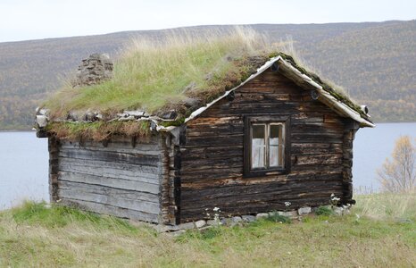 Turf roof log logs
