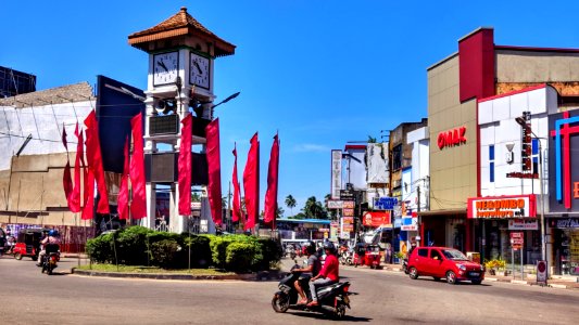 Clock Tower (Chimes like Big Ben)