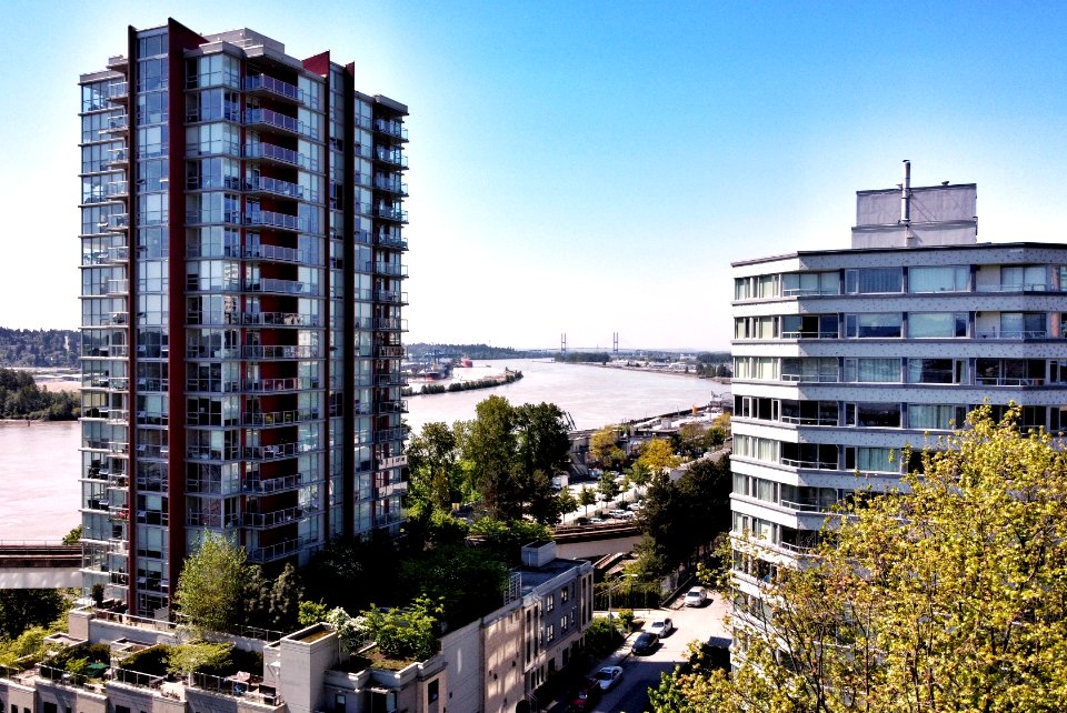 Alex Fraser Bridge in Between