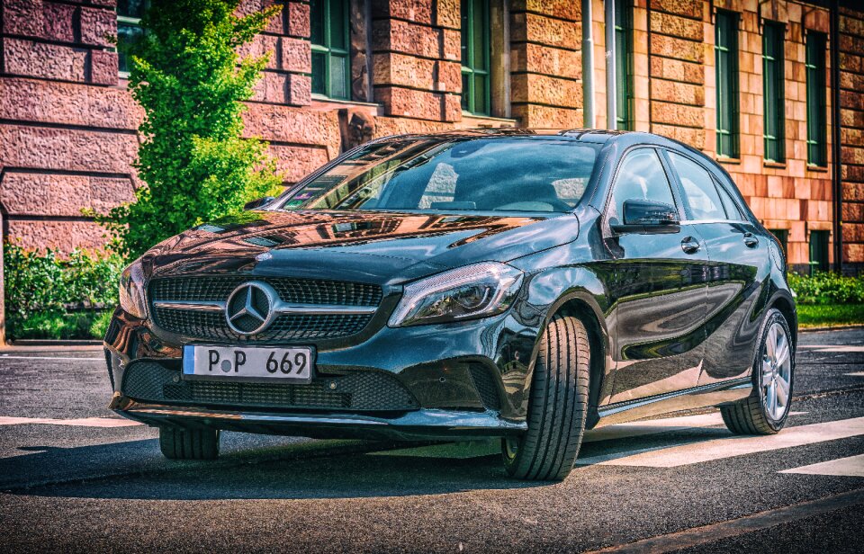 Mercedes benz daimler sporty
