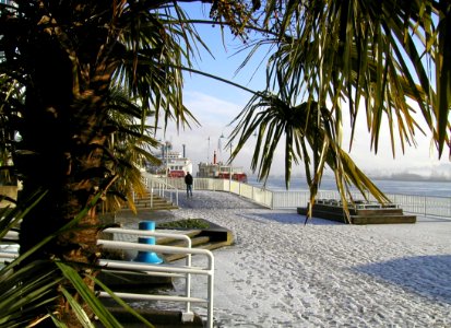 Snow at the Quay 06/07 photo